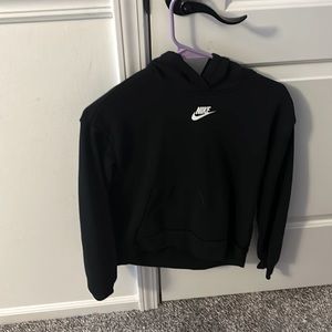 Black Nike hoodie bought only fit for like a month lightly worn looks brand new